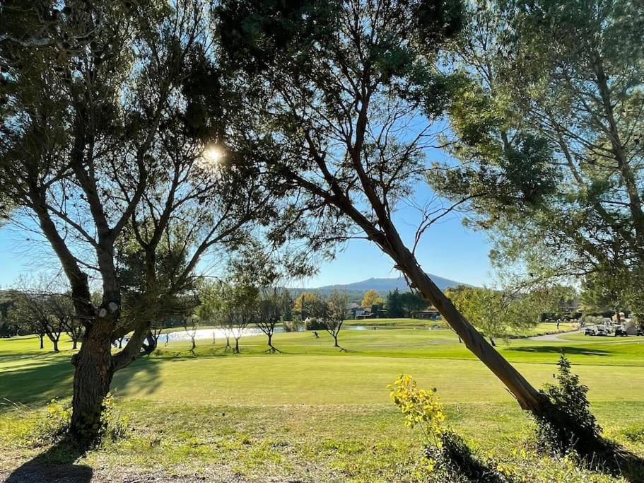 Appartement Golf De Pont Royal Mallemort Exterior photo